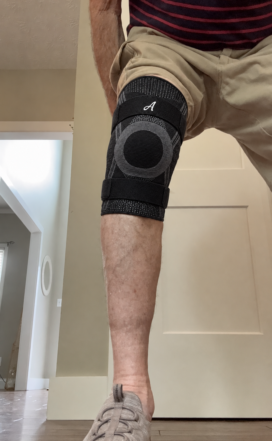 Digitally edited Avena knee brace illustration 1